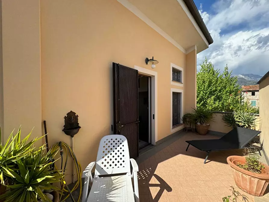 Immagine 13 di Villetta a schiera in vendita  a Seravezza