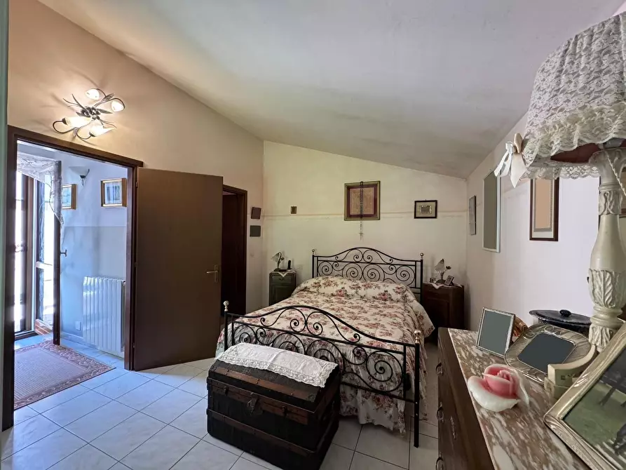 Immagine 11 di Villetta a schiera in vendita  a Seravezza