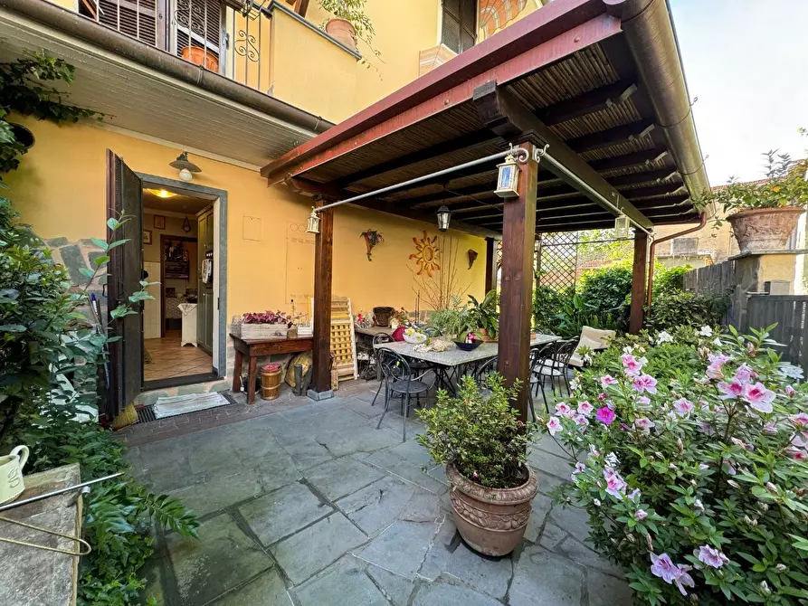 Immagine 17 di Villetta a schiera in vendita  a Seravezza