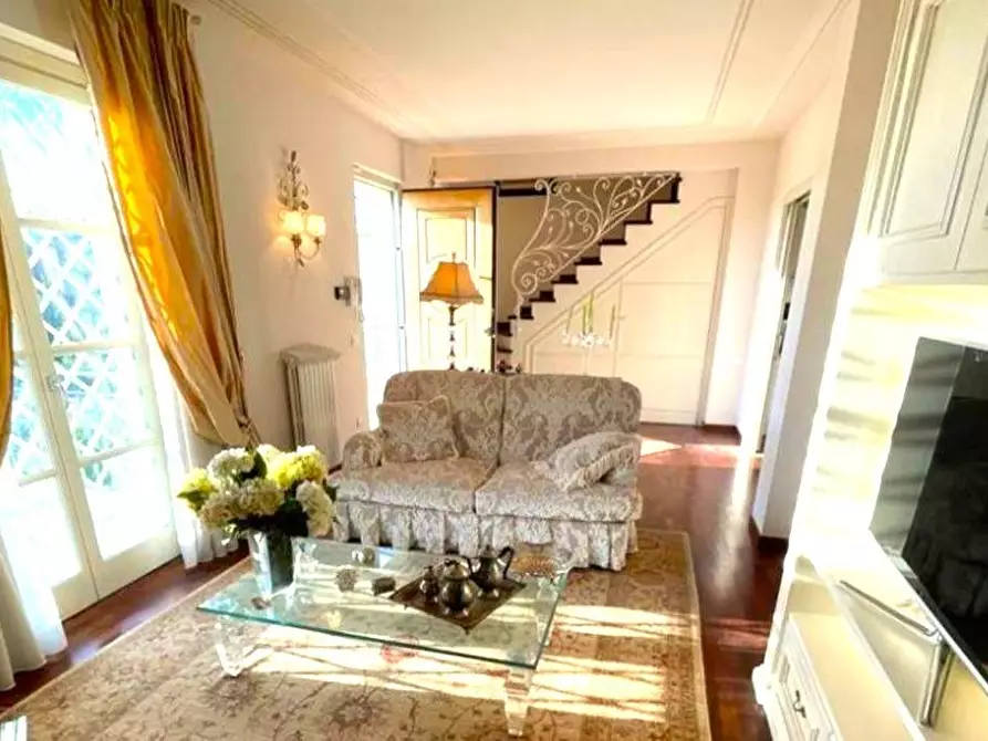 Immagine 5 di Appartamento in vendita  a Massa