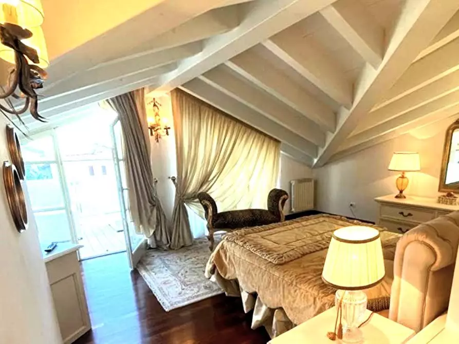 Immagine 12 di Appartamento in vendita  a Massa