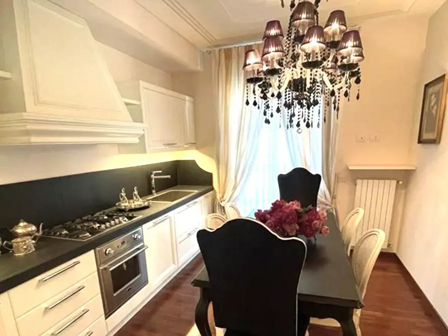 Immagine 8 di Appartamento in vendita  a Massa