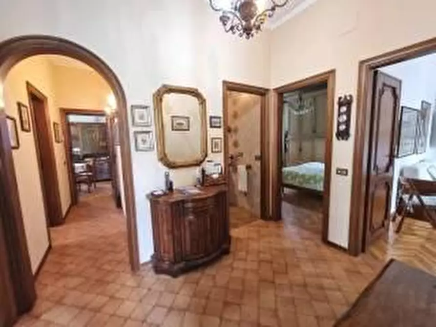 Immagine 27 di Appartamento in vendita  a Camaiore