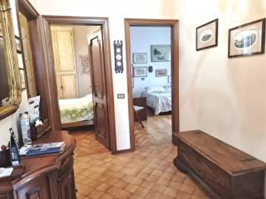 Immagine 16 di Appartamento in vendita  a Camaiore