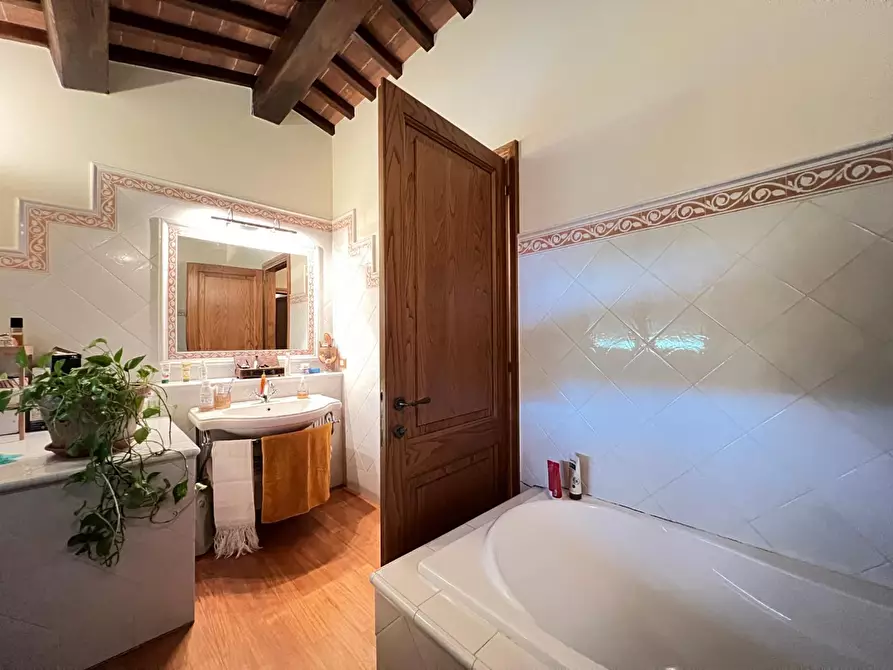 Immagine 38 di Casa colonica in vendita  a Cerreto Guidi