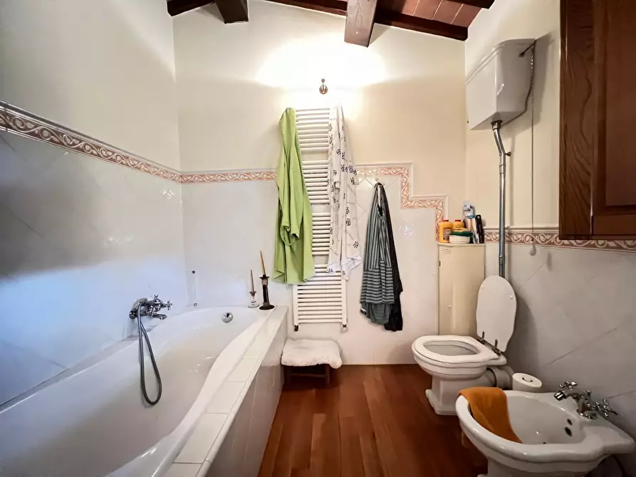 Immagine 37 di Casa colonica in vendita  a Cerreto Guidi