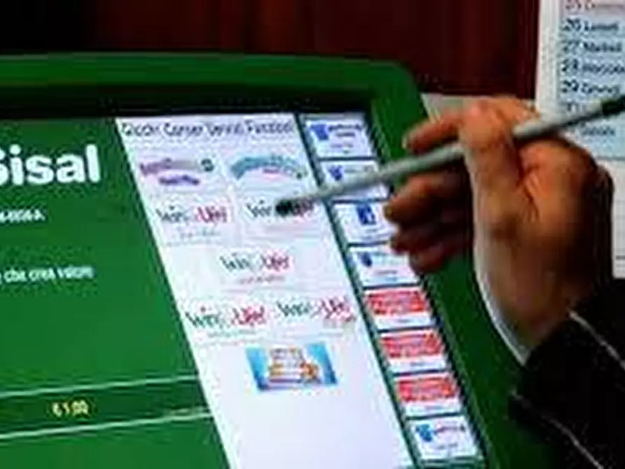 Immagine 10 di Attività commerciale in vendita  a Torino