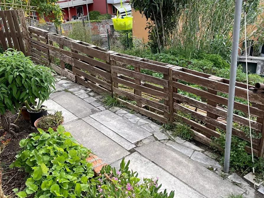 Immagine 16 di Porzione di casa in vendita  a Carrara