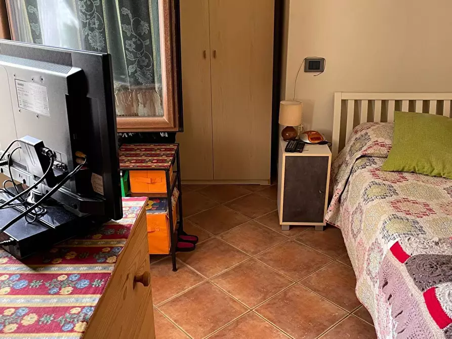 Immagine 7 di Porzione di casa in vendita  a Carrara