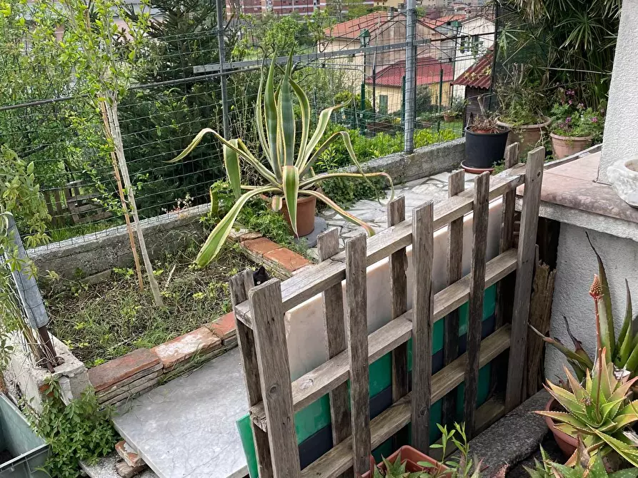 Immagine 17 di Porzione di casa in vendita  a Carrara