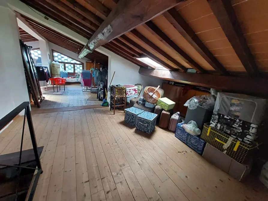 Immagine 51 di Casa colonica in vendita  a Pontedera