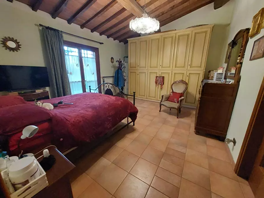 Immagine 26 di Casa colonica in vendita  a Pontedera