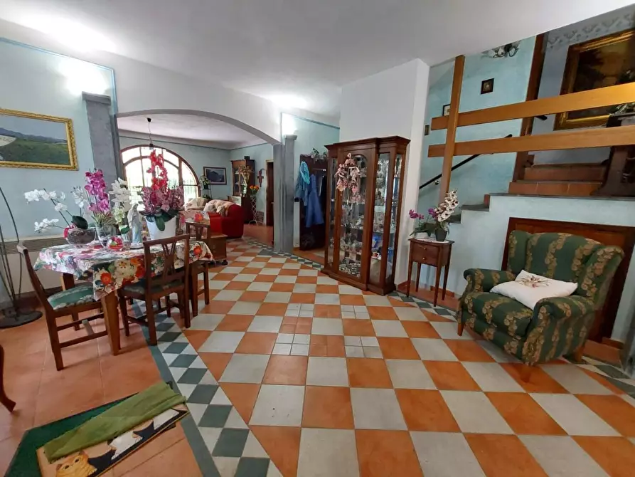 Immagine 10 di Casa colonica in vendita  a Pontedera