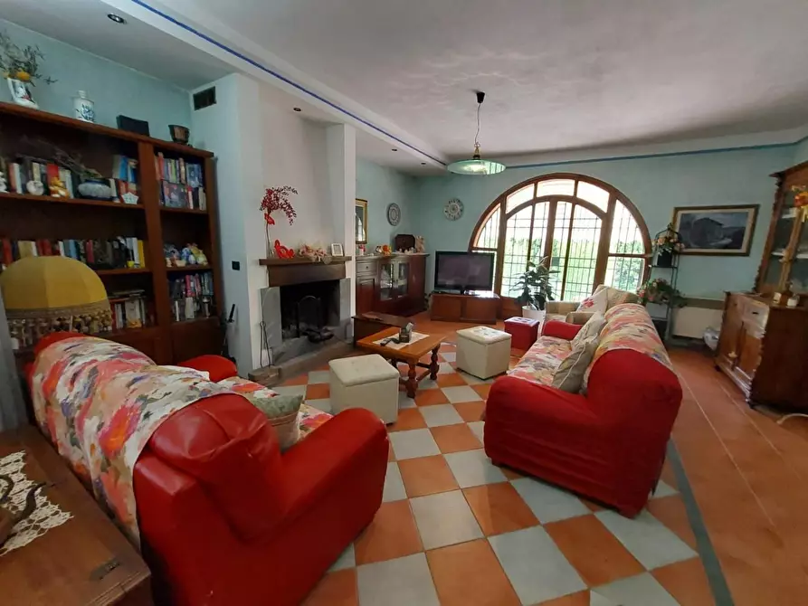 Immagine 15 di Casa colonica in vendita  a Pontedera