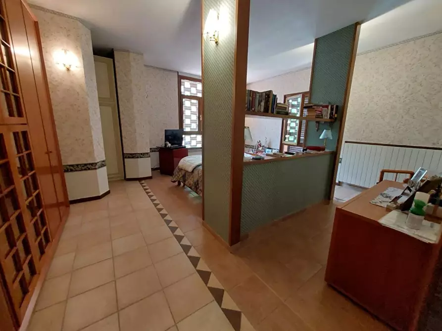 Immagine 30 di Casa colonica in vendita  a Pontedera