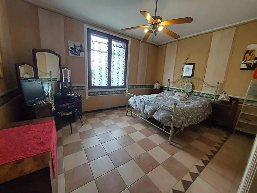 Immagine 40 di Casa colonica in vendita  a Pontedera