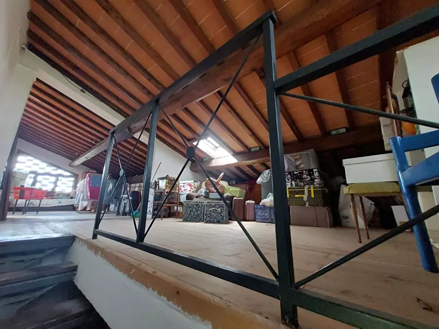 Immagine 52 di Casa colonica in vendita  a Pontedera