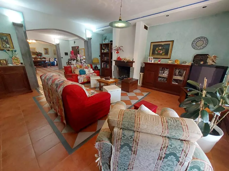 Immagine 13 di Casa colonica in vendita  a Pontedera