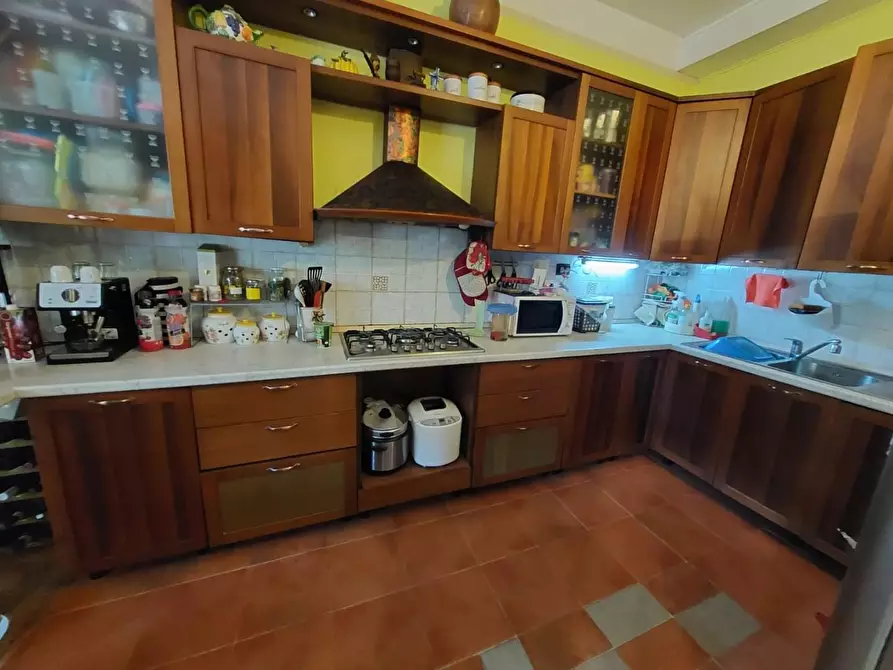 Immagine 21 di Casa colonica in vendita  a Pontedera