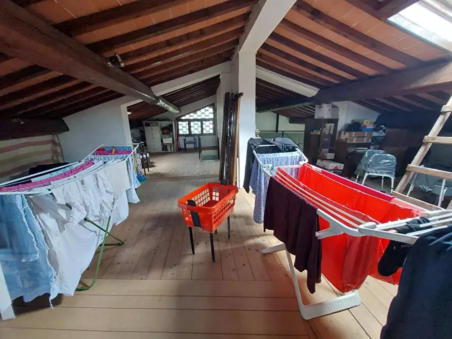 Immagine 50 di Casa colonica in vendita  a Pontedera