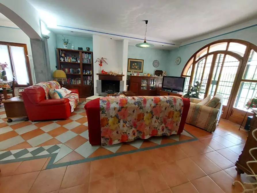 Immagine 17 di Casa colonica in vendita  a Pontedera