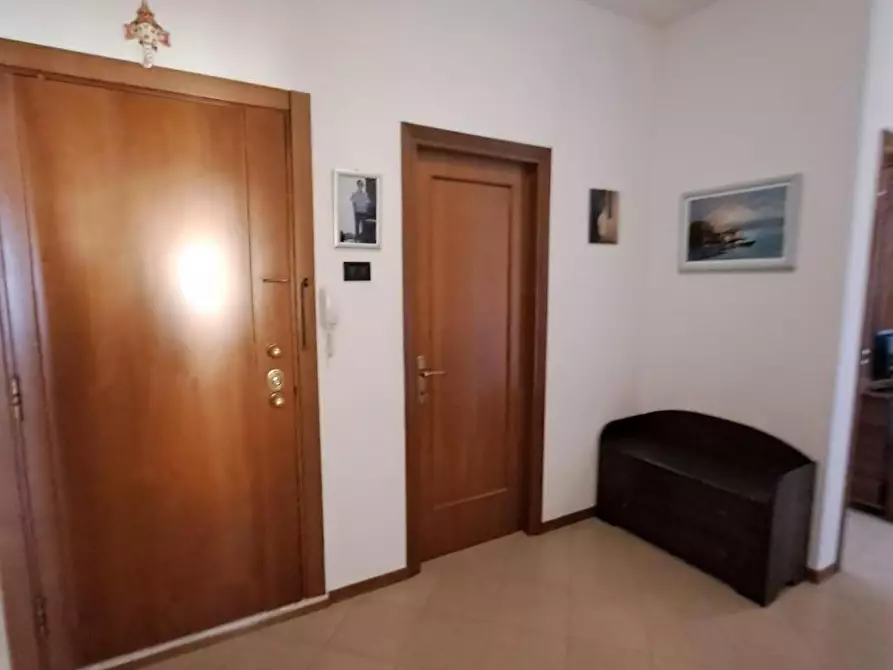 Immagine 32 di Appartamento in vendita  a Livorno