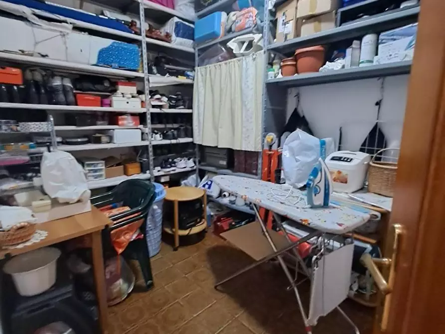 Immagine 39 di Appartamento in vendita  a Livorno