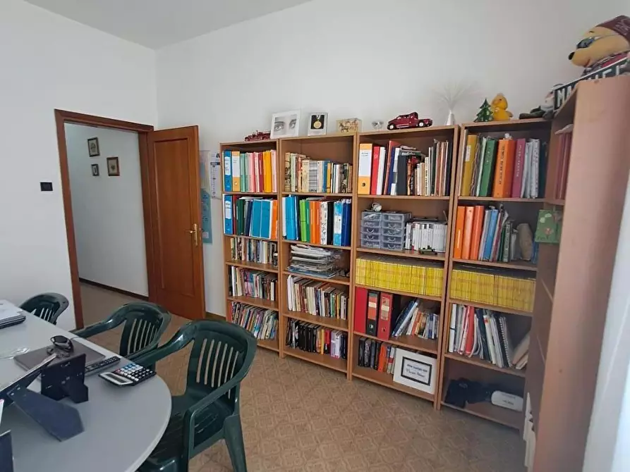 Immagine 22 di Appartamento in vendita  a Livorno