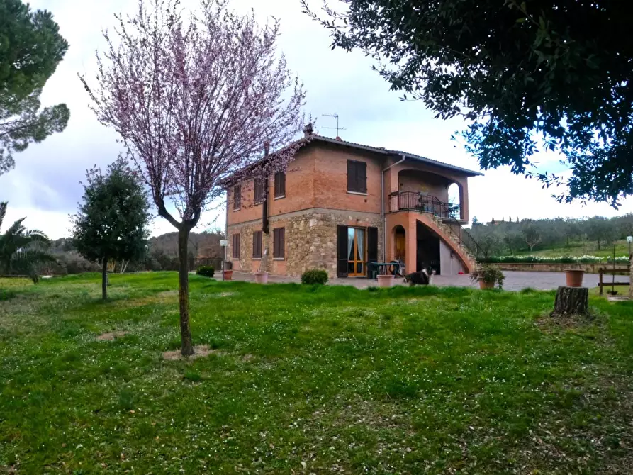 Immagine 1 di Villa in vendita  a Poggibonsi