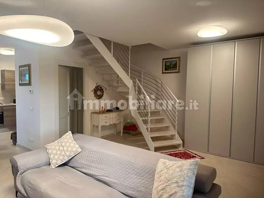 Immagine 8 di Villa in vendita  a Montignoso