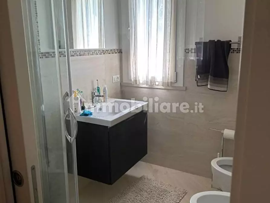 Immagine 10 di Villa in vendita  a Montignoso