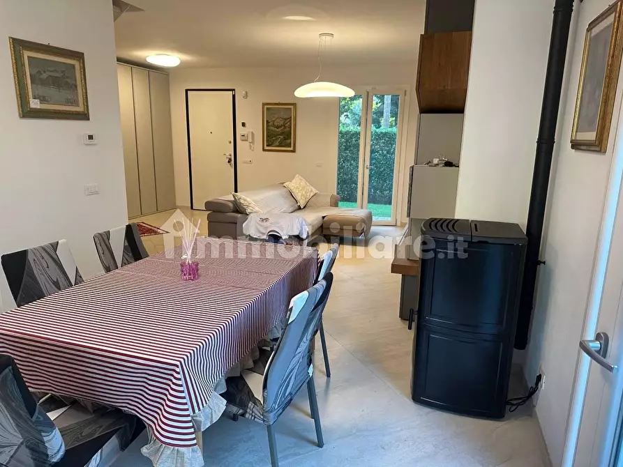 Immagine 6 di Villa in vendita  a Montignoso