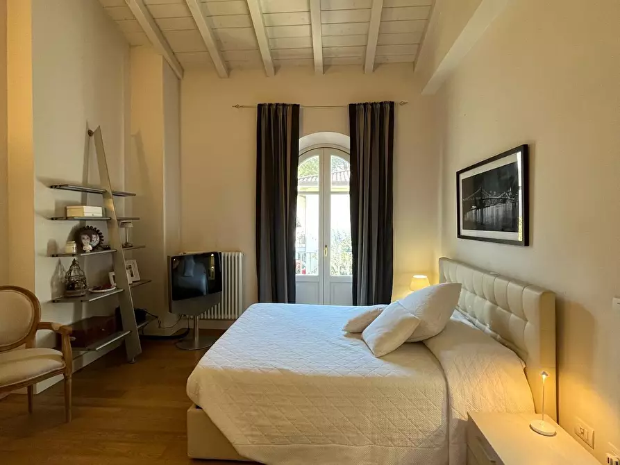 Immagine 21 di Casa indipendente in affitto  a Forte Dei Marmi