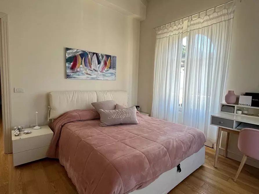 Immagine 13 di Casa indipendente in affitto  a Forte Dei Marmi