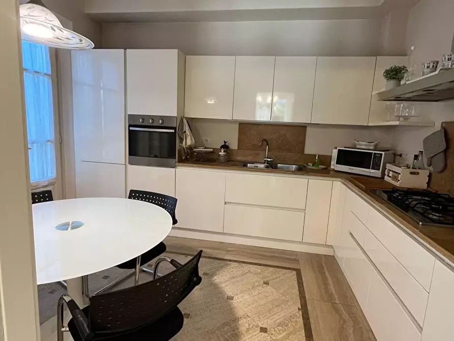 Immagine 9 di Casa indipendente in affitto  a Forte Dei Marmi