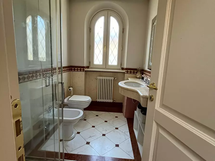 Immagine 15 di Casa indipendente in affitto  a Forte Dei Marmi