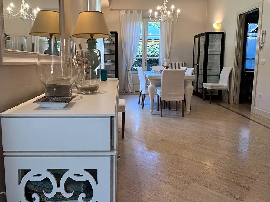 Immagine 2 di Casa indipendente in affitto  a Forte Dei Marmi