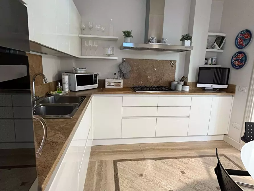 Immagine 7 di Casa indipendente in affitto  a Forte Dei Marmi