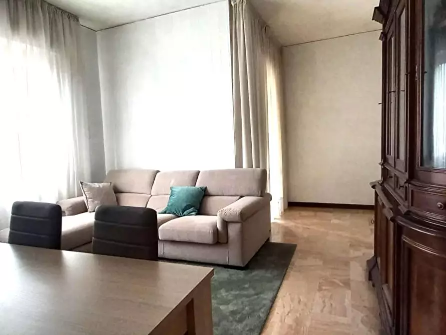 Immagine 4 di Appartamento in vendita  a Carrara