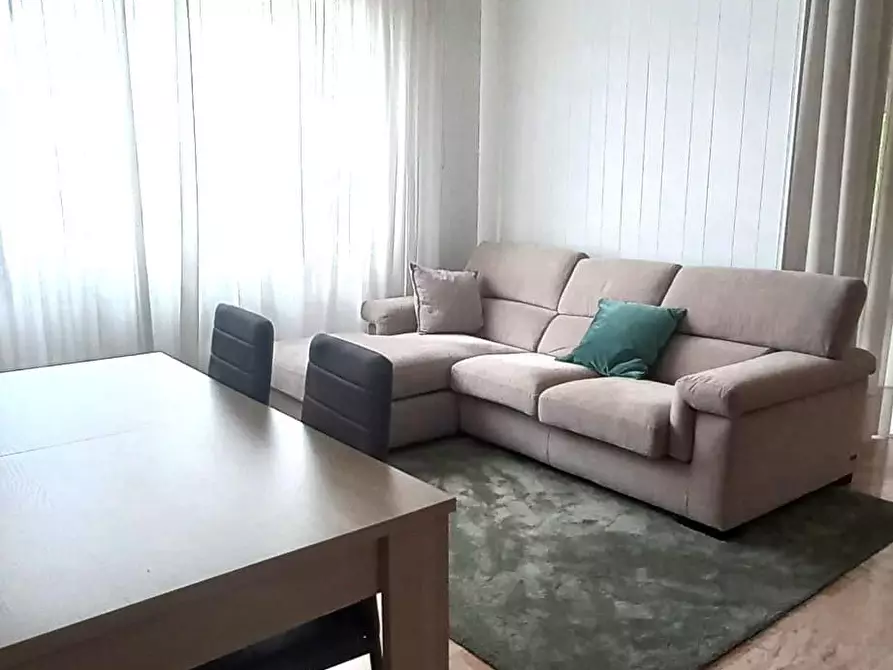 Immagine 2 di Appartamento in vendita  a Carrara