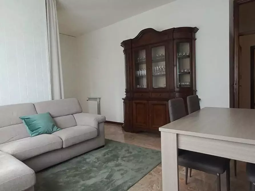 Immagine 5 di Appartamento in vendita  a Carrara