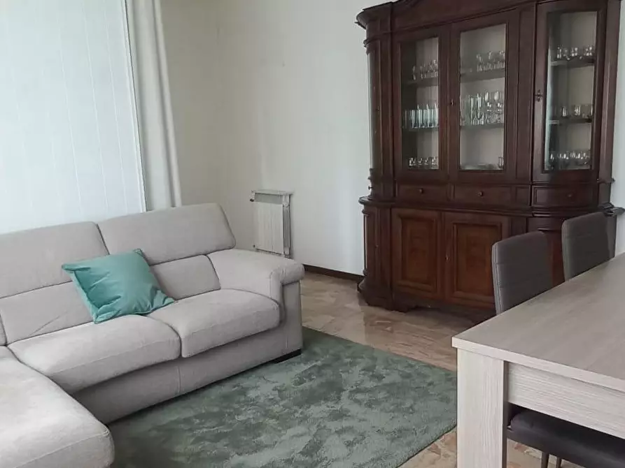 Immagine 3 di Appartamento in vendita  a Carrara