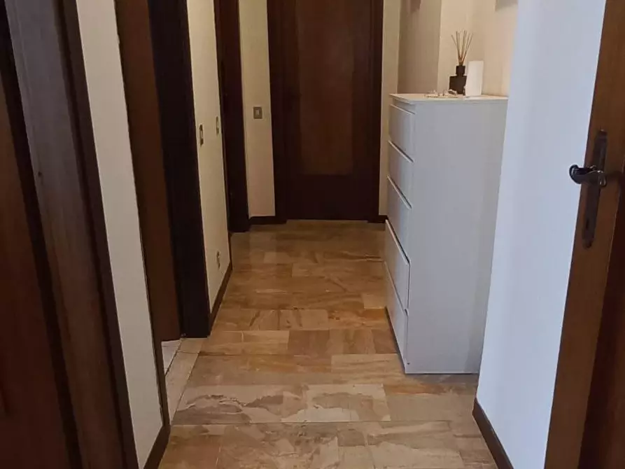 Immagine 11 di Appartamento in vendita  a Carrara