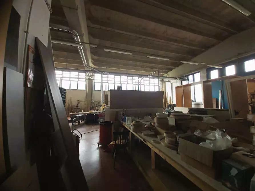 Immagine 9 di Attività artigianale in vendita  a Ponsacco