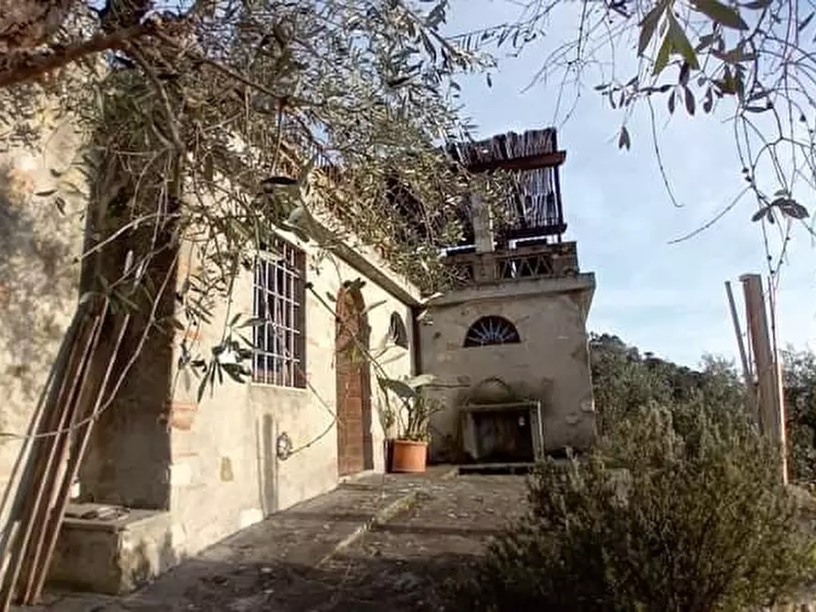 Immagine 8 di Villa in vendita  a Massarosa