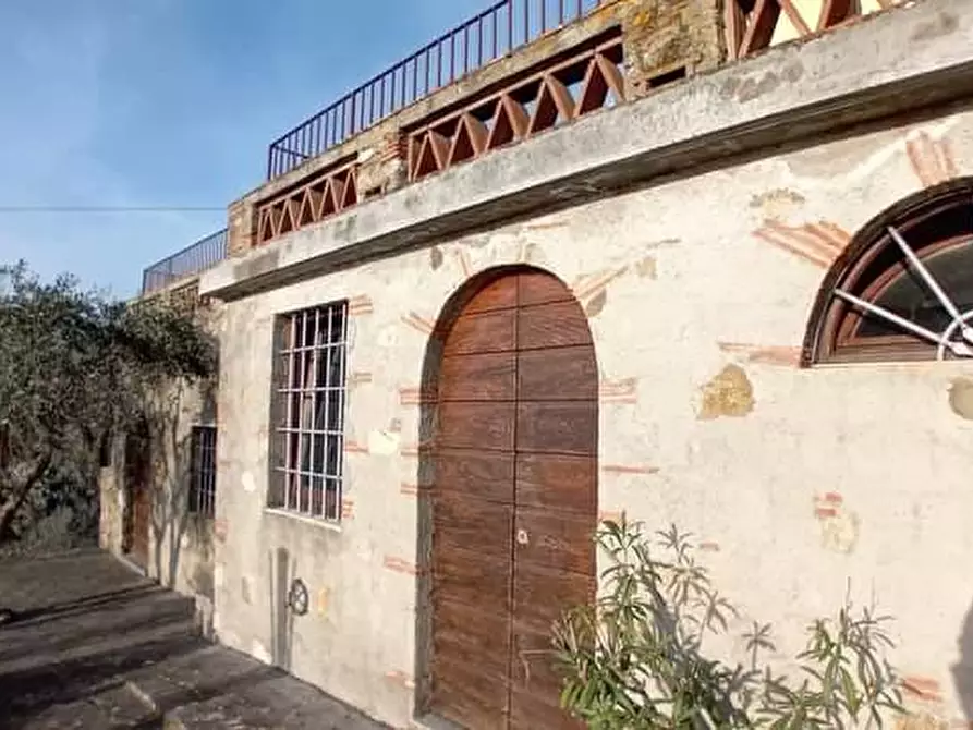 Immagine 9 di Villa in vendita  a Massarosa