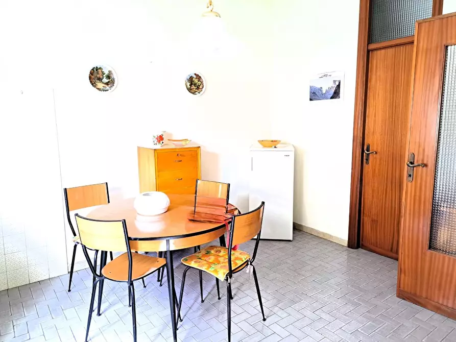 Immagine 10 di Appartamento in vendita  a Carrara