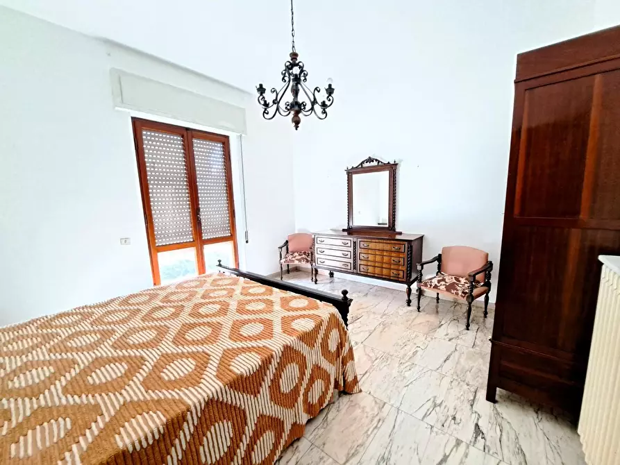 Immagine 12 di Appartamento in vendita  a Carrara