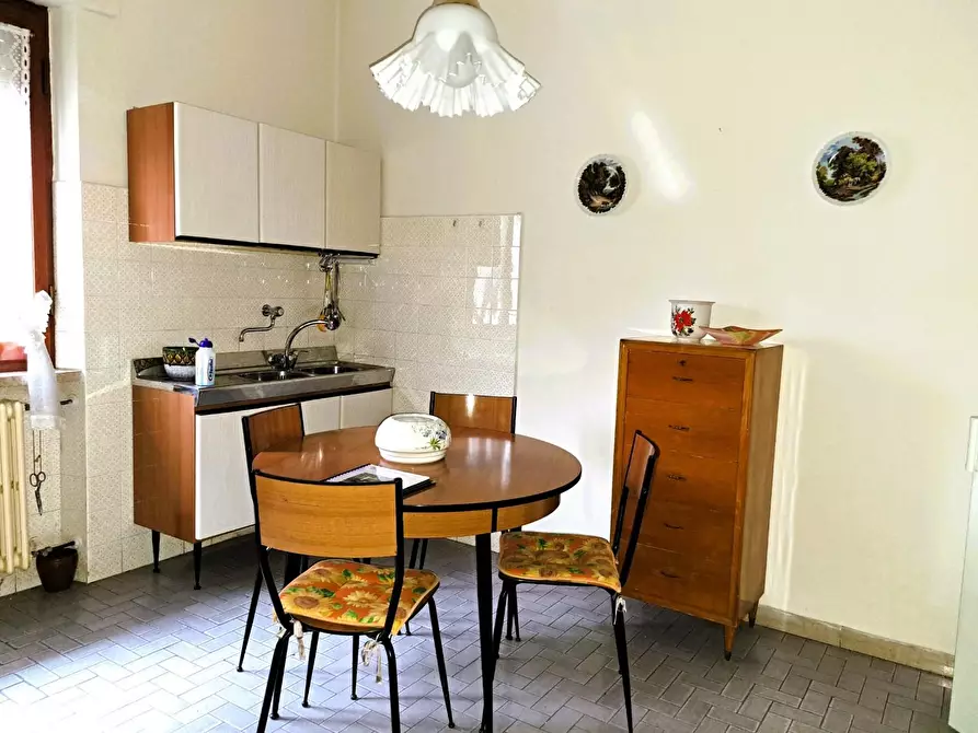 Immagine 7 di Appartamento in vendita  a Carrara