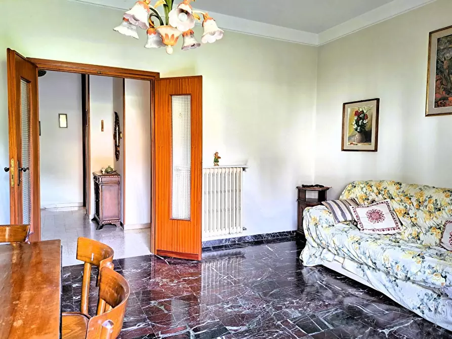 Immagine 6 di Appartamento in vendita  a Carrara